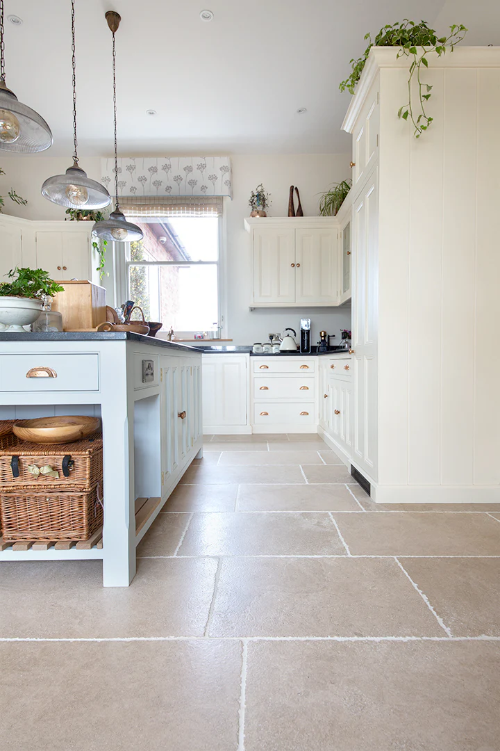 Allier Rustique French Limestone Tiles - Image 3
