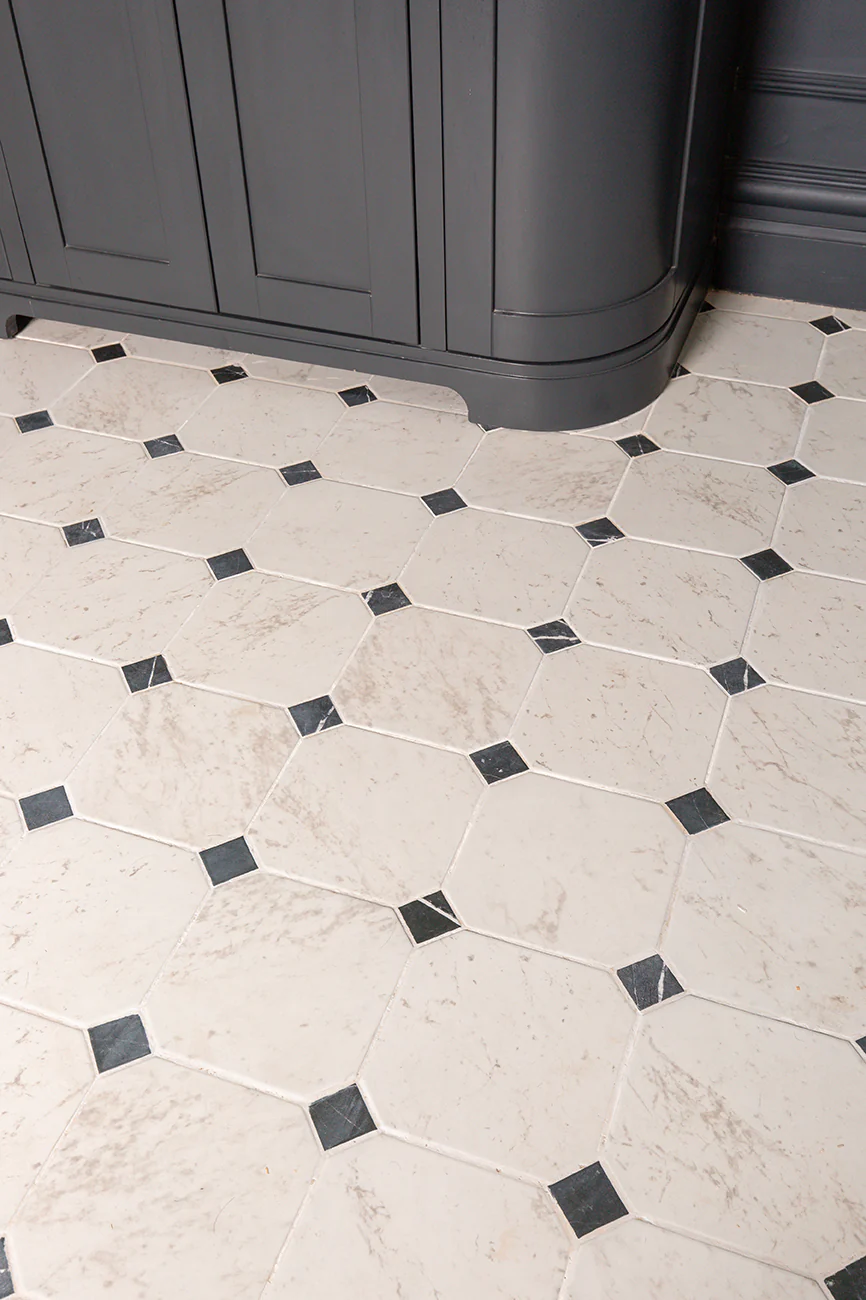 Berrittini Manoir Marble Effect Porcelain Tiles - Image 9