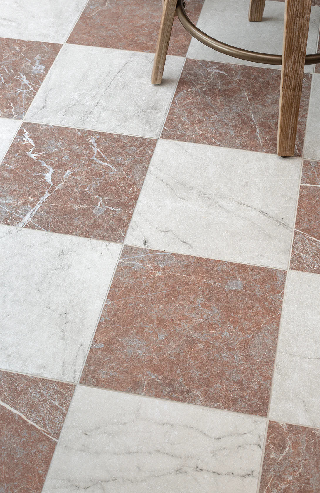 Chalfont Antiqued Red and White Marble Effect Chequerboard - Image 11