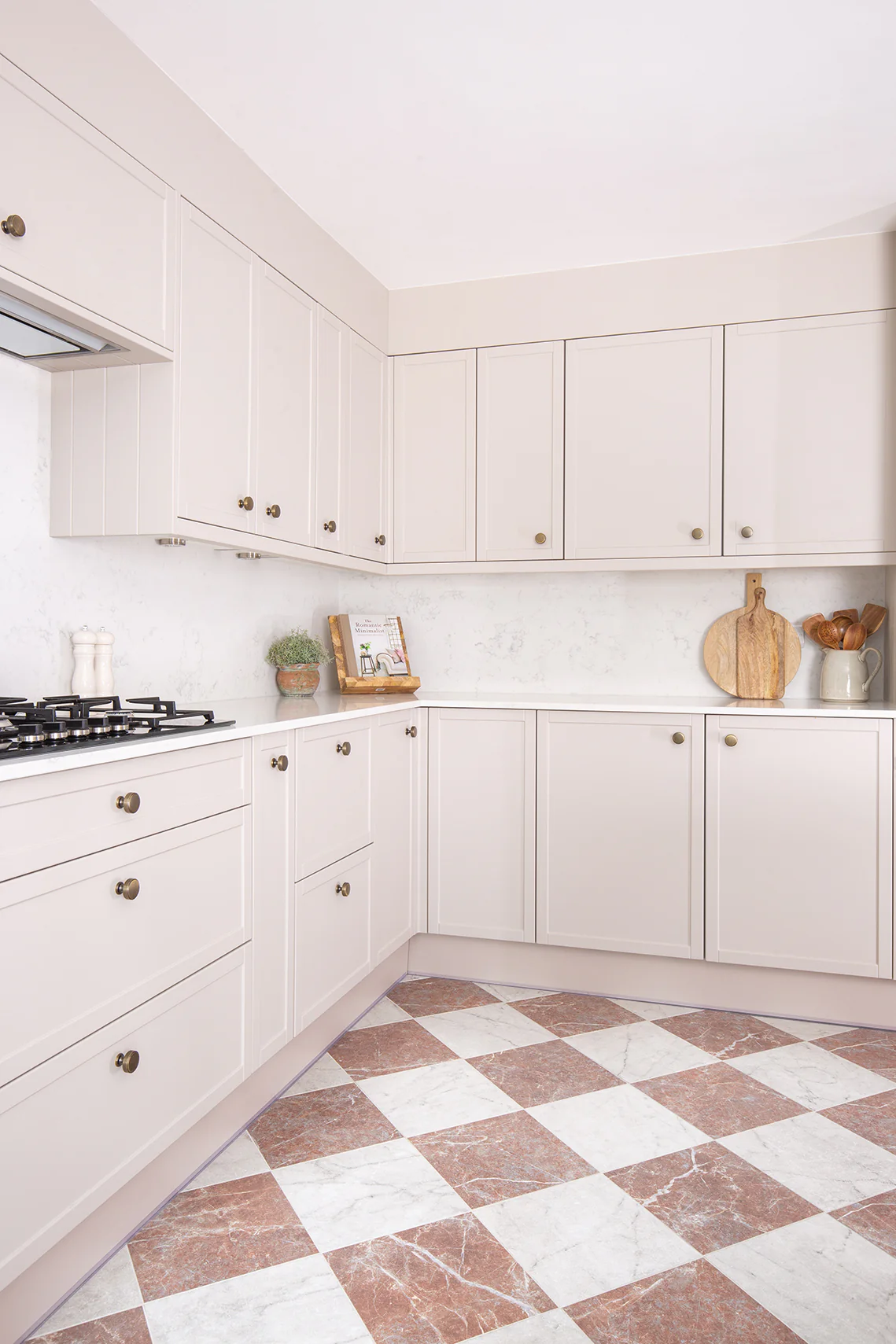 Chalfont Antiqued Red and White Marble Effect Chequerboard - Image 7
