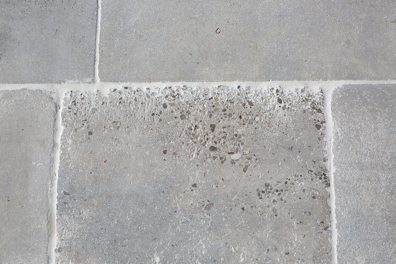 Clermont Gris® Aged Tumbled Limestone Tiles - Image 19