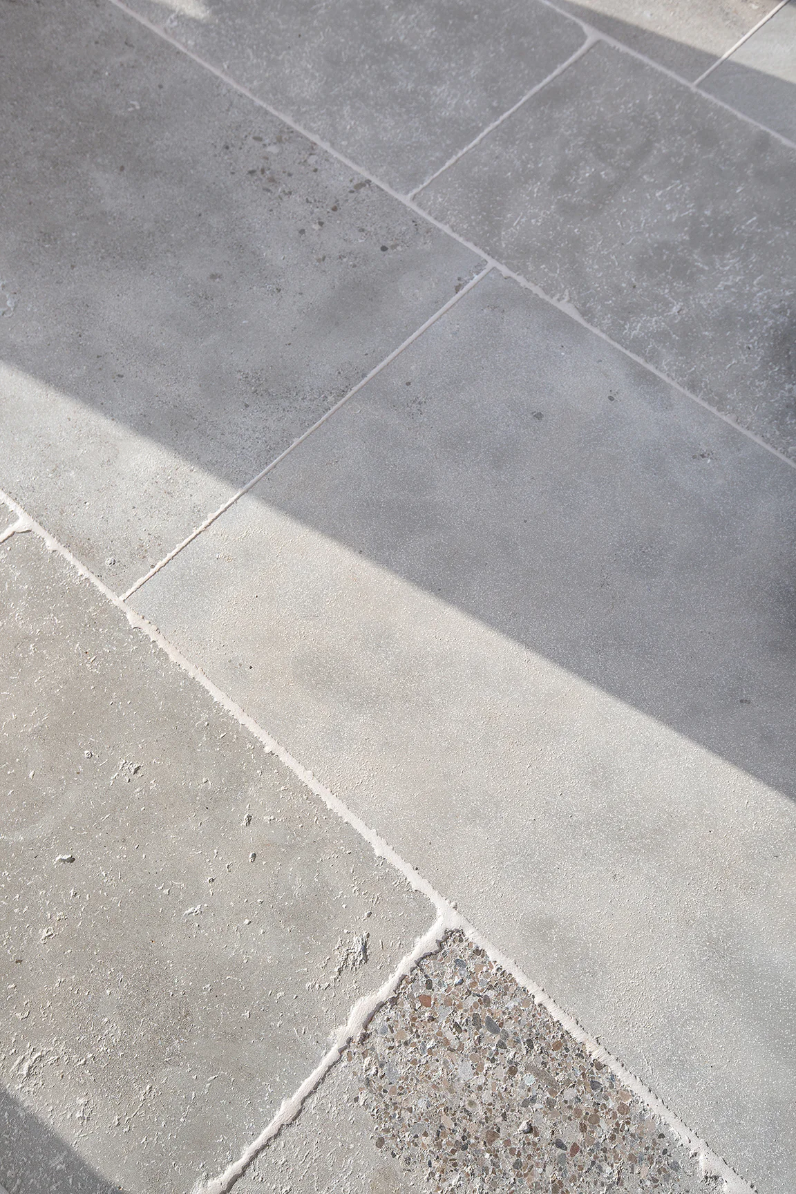 Clermont Gris® Aged Tumbled Limestone Tiles - Image 23