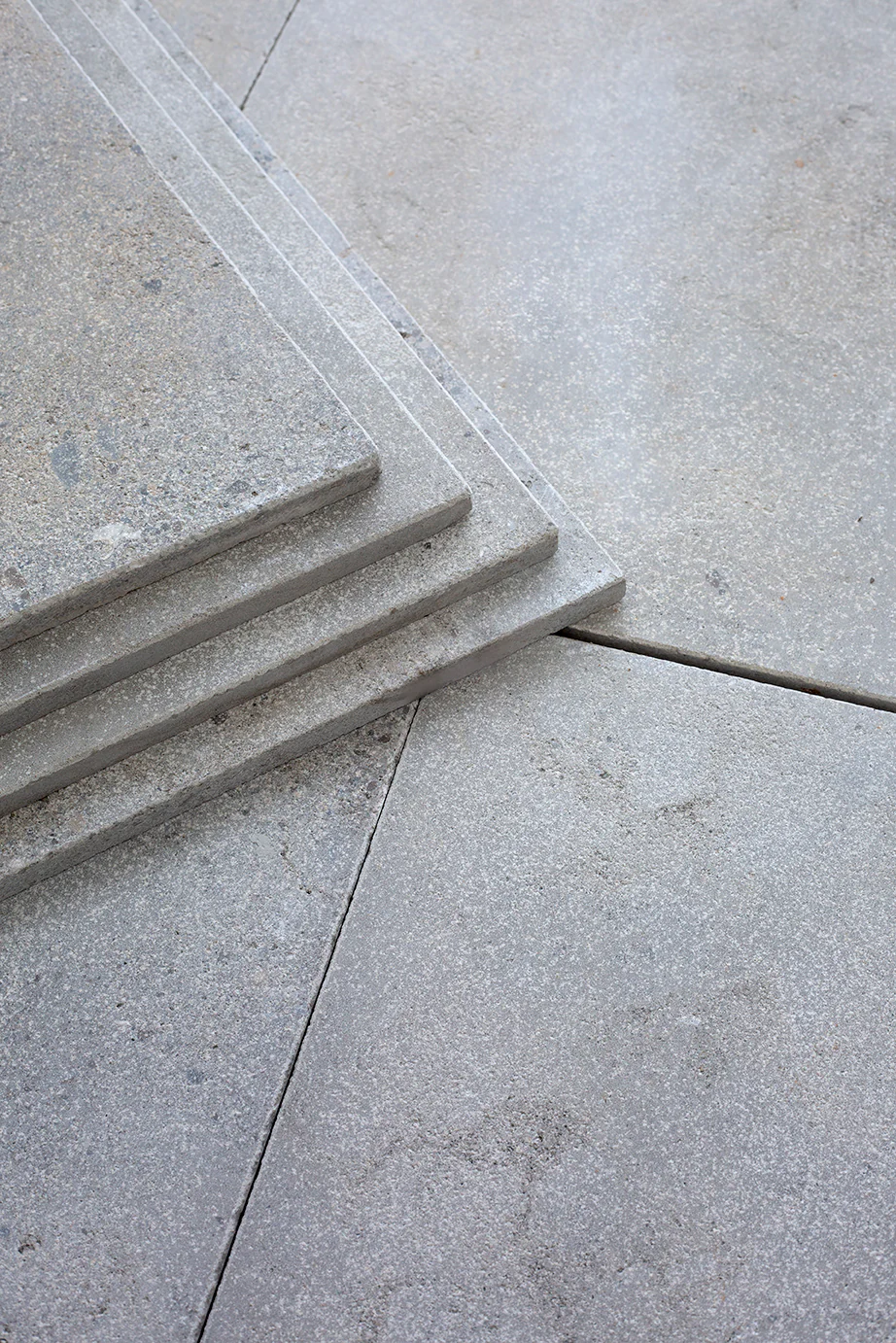 Clermont Gris® Lightly Tumbled Limestone Tiles - Image 9