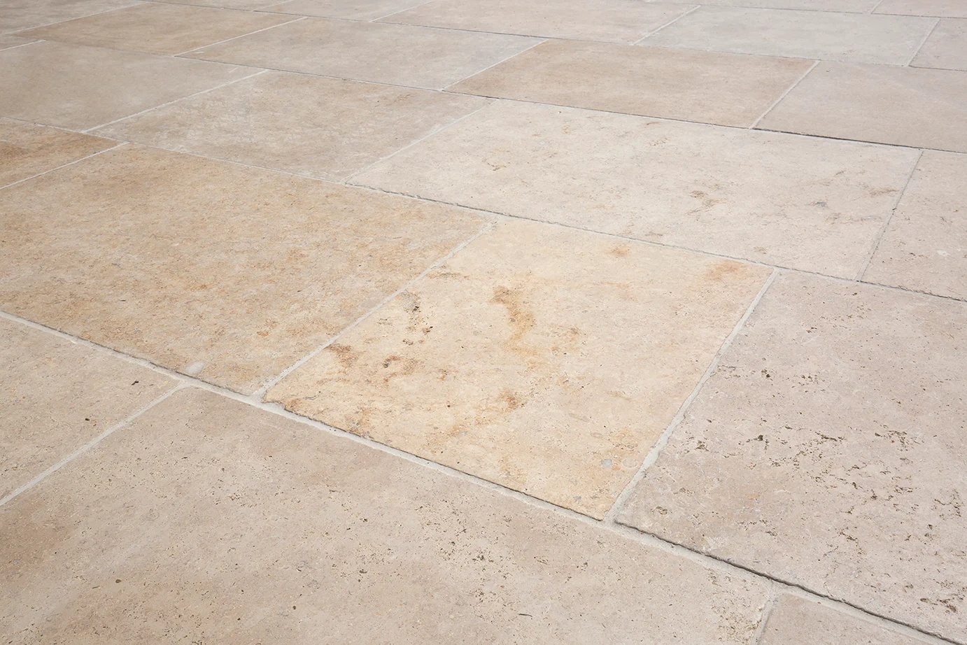 Dijon Blend Tumbled Limestone Pavers - Image 7