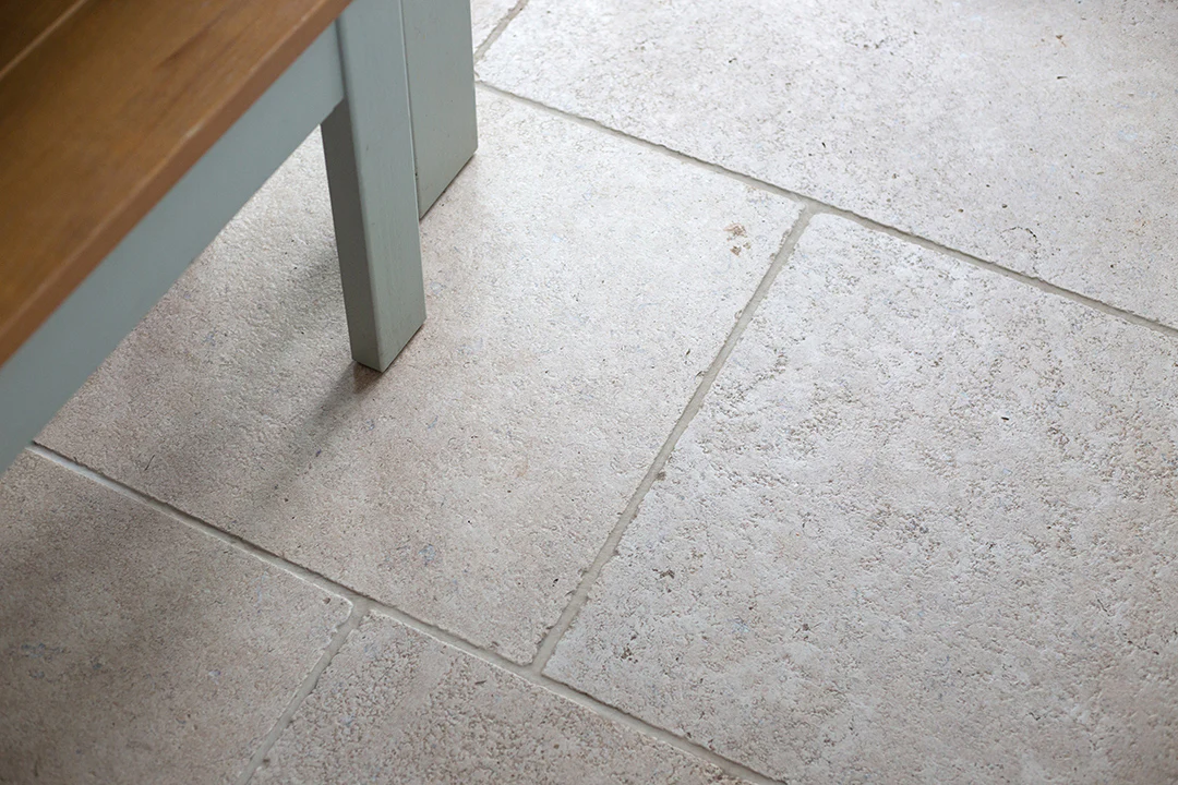Dijon Seasoned Limestone Tiles - Image 7