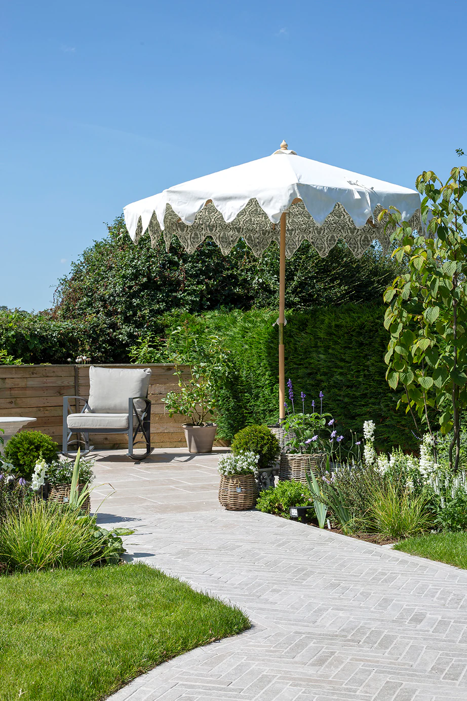 Dijon Tumbled Herringbone Paving Cobbles - Image 3