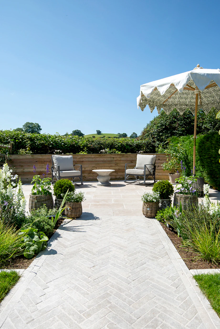 Dijon Tumbled Herringbone Paving Cobbles - Image 4