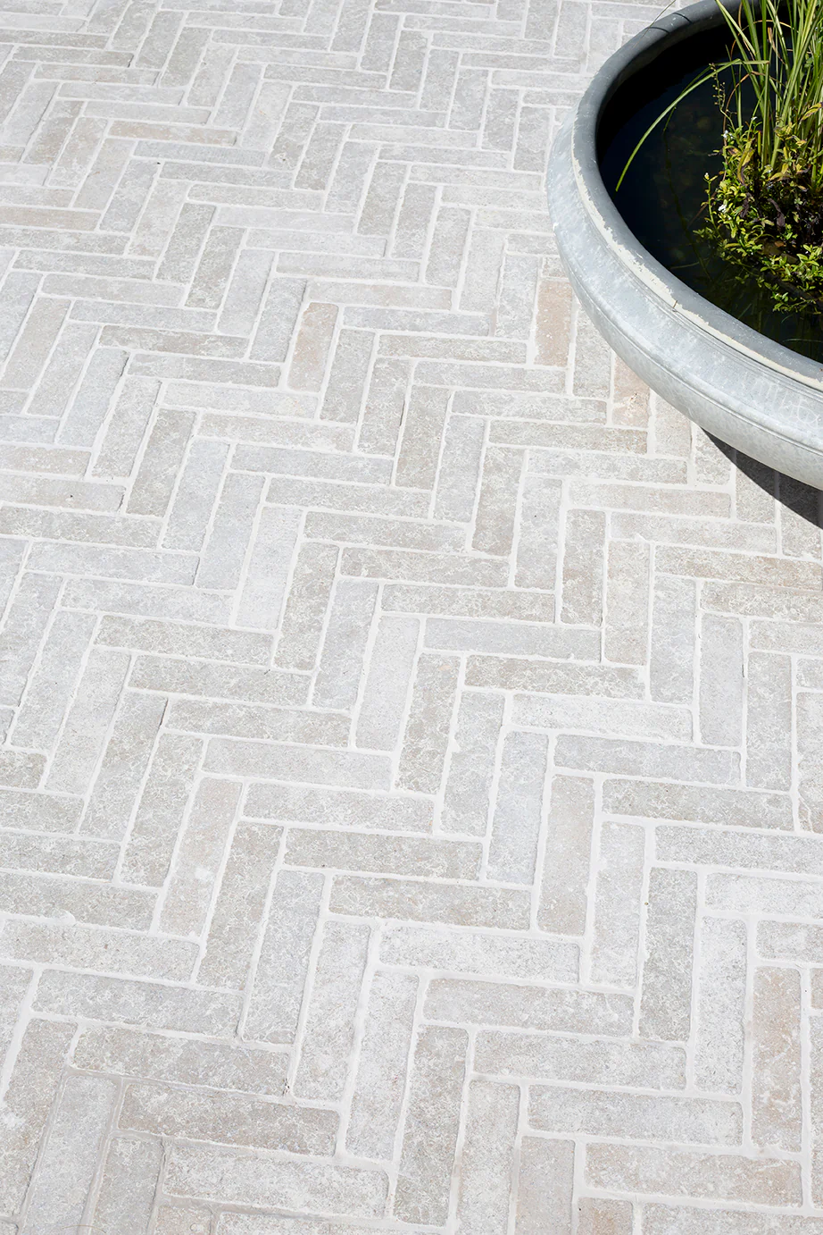 Dijon Tumbled Herringbone Paving Cobbles - Image 7