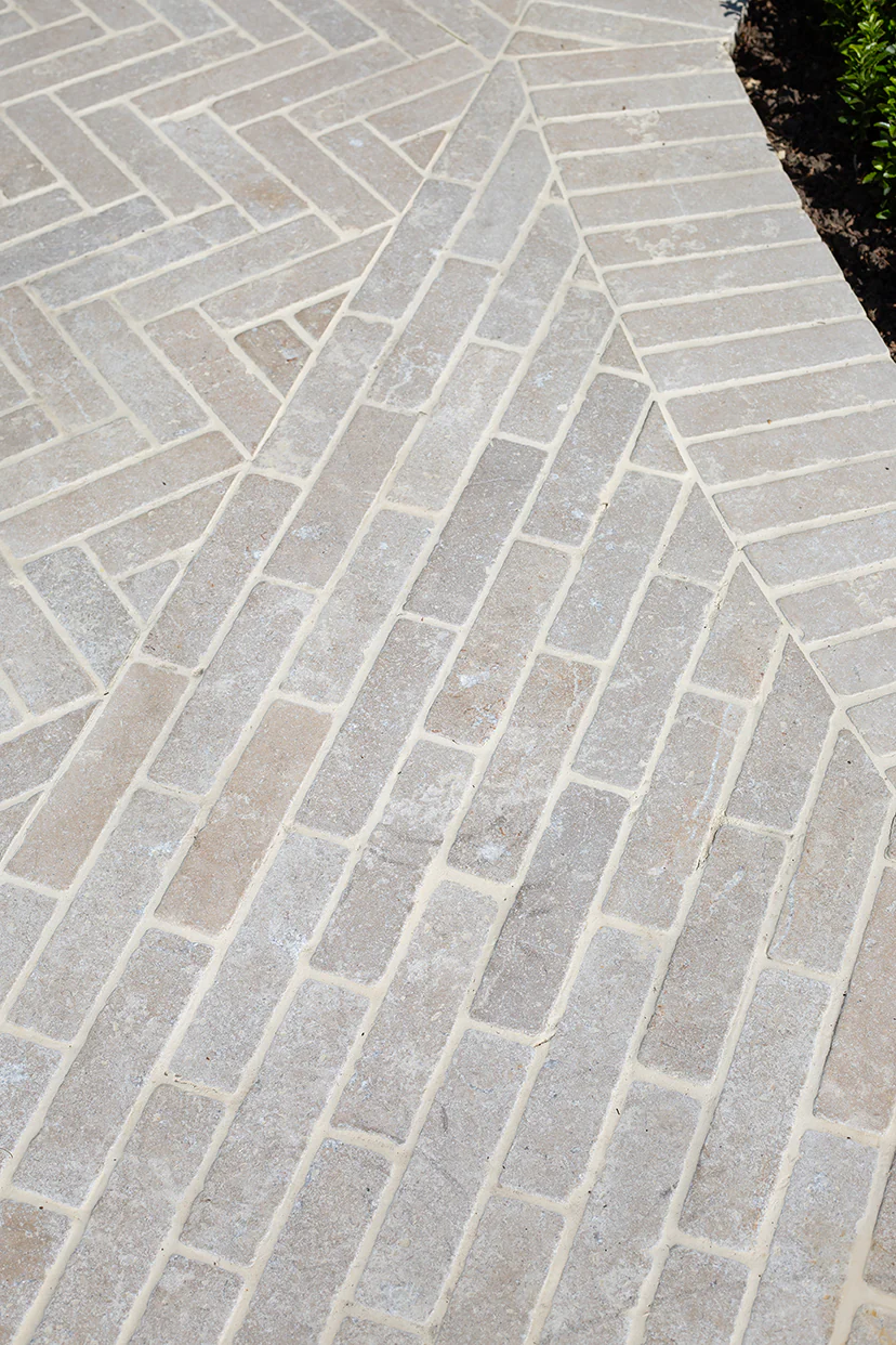 Dijon Tumbled Herringbone Paving Cobbles - Image 9