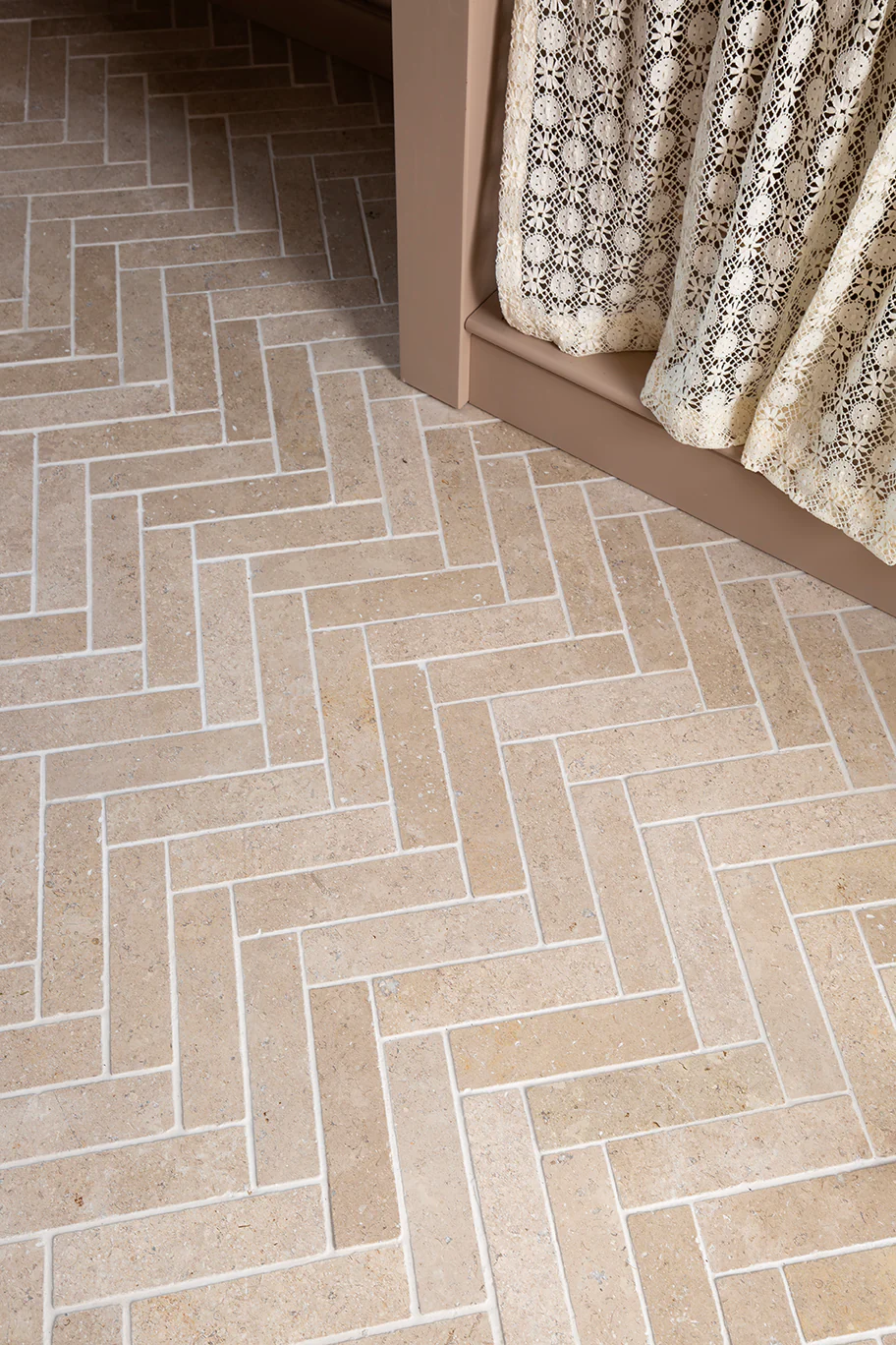Dijon Tumbled Herringbone Tiles - Image 9