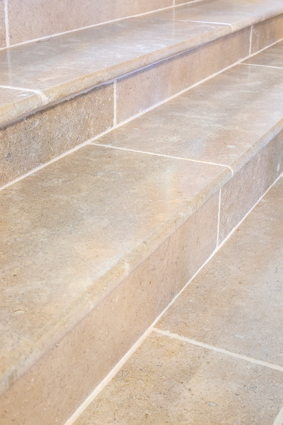 Dijon Tumbled Limestone Tiles - Image 25