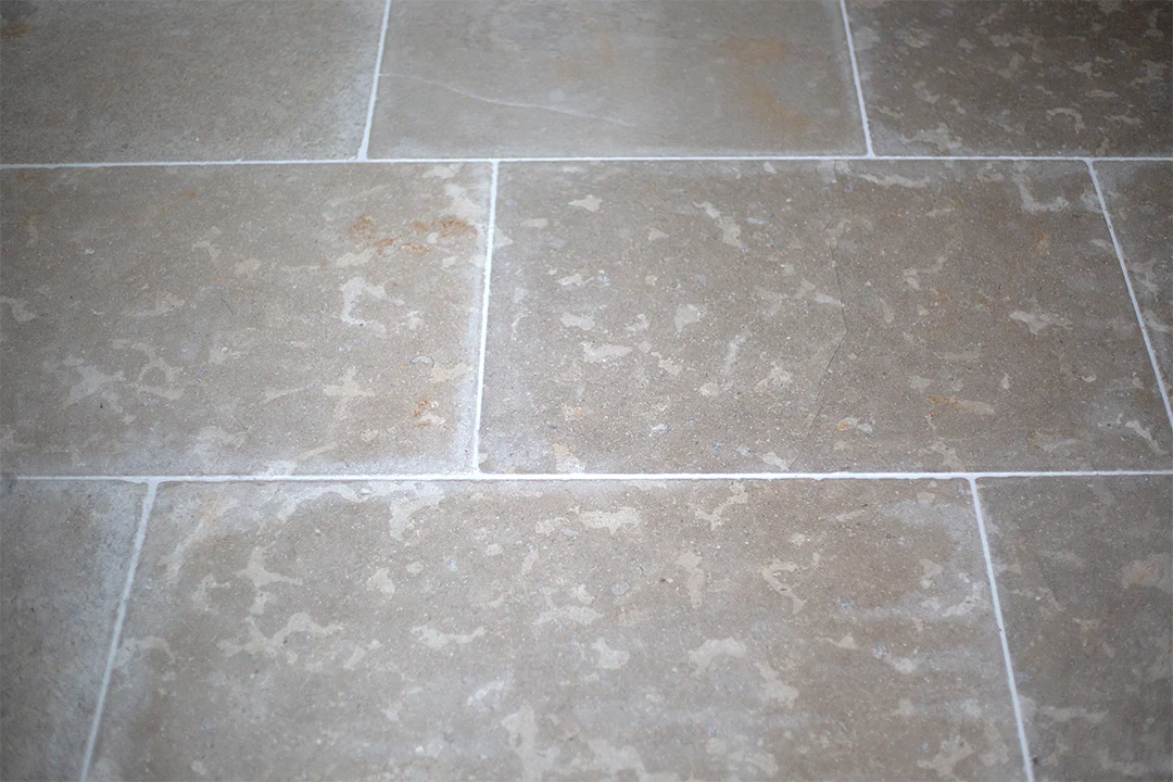 Farrow Blend Tumbled Limestone Paving - Image 5