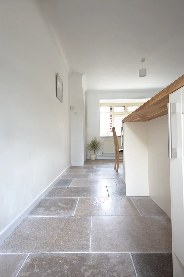 Farrow Blend Tumbled Limestone Tiles - Image 9