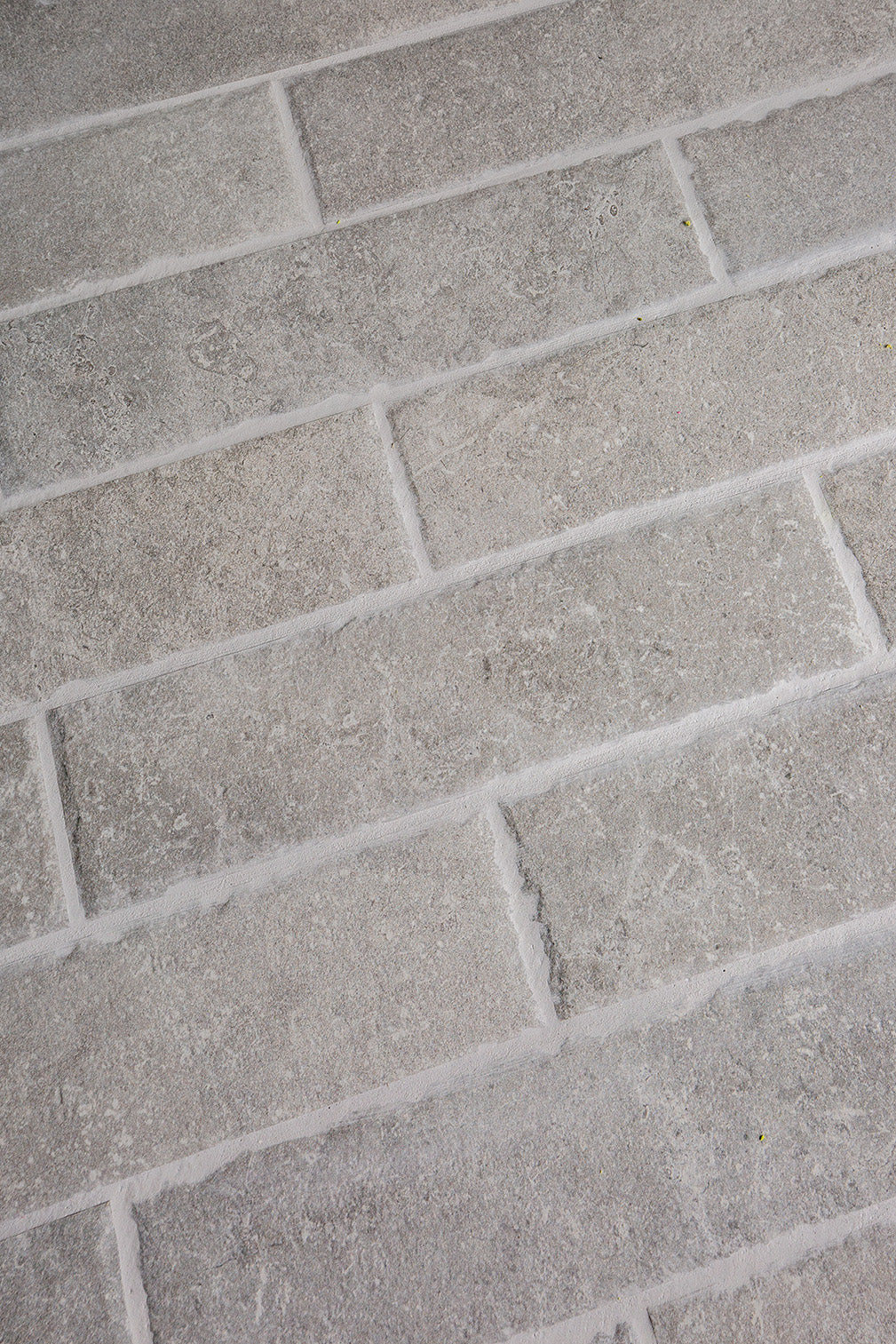 Hambleton Grey Tumbled Edge Porcelain Herringbone Cobbles - Image 4