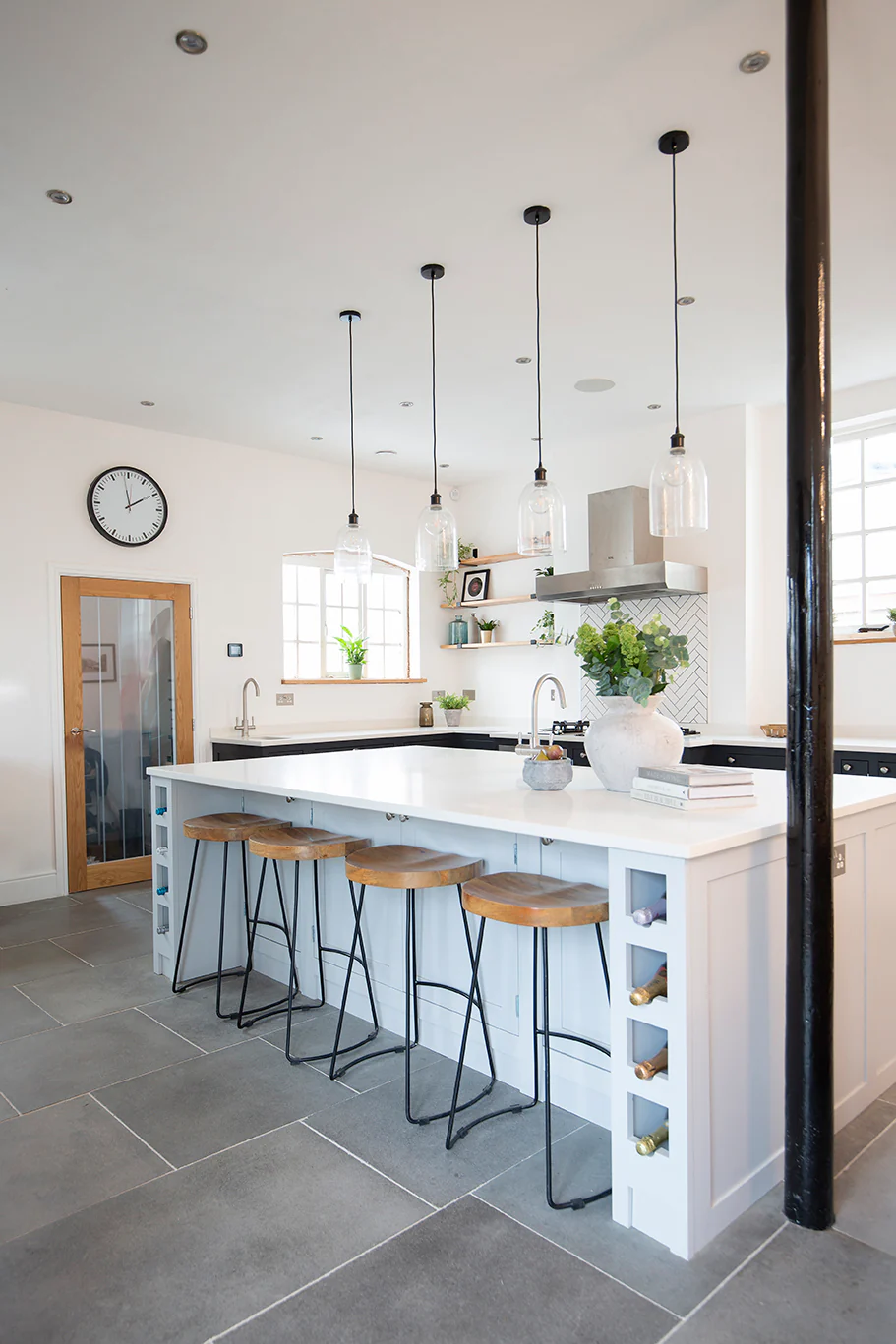 Hampton Grey Softly Aged Limestone Tiles - Image 4