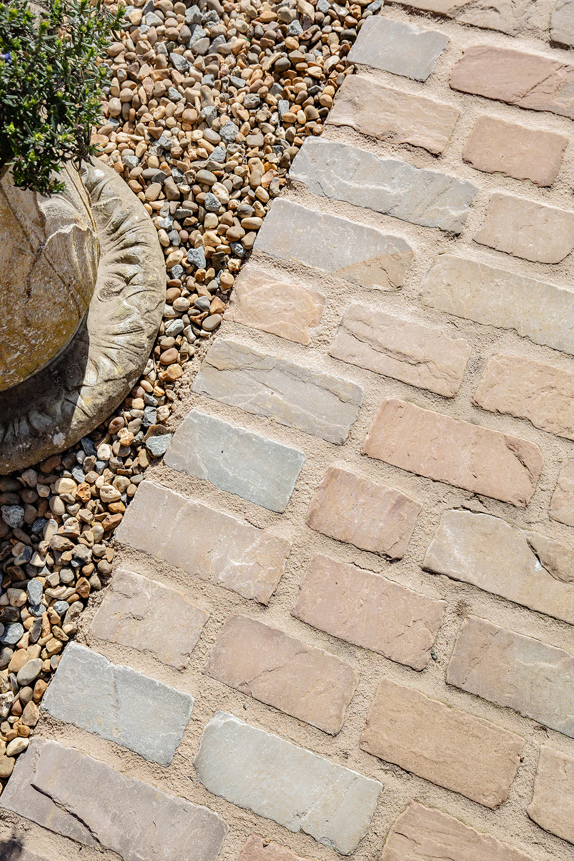 Hempstead Tumbled Sandstone Cobbles - Image 10