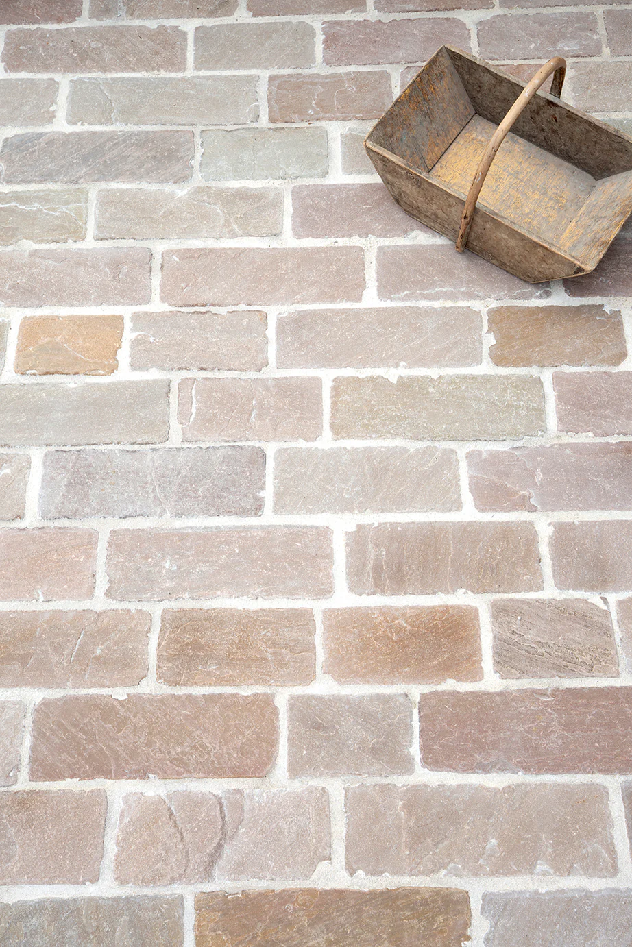 Hempstead Tumbled Sandstone Cobbles - Image 12