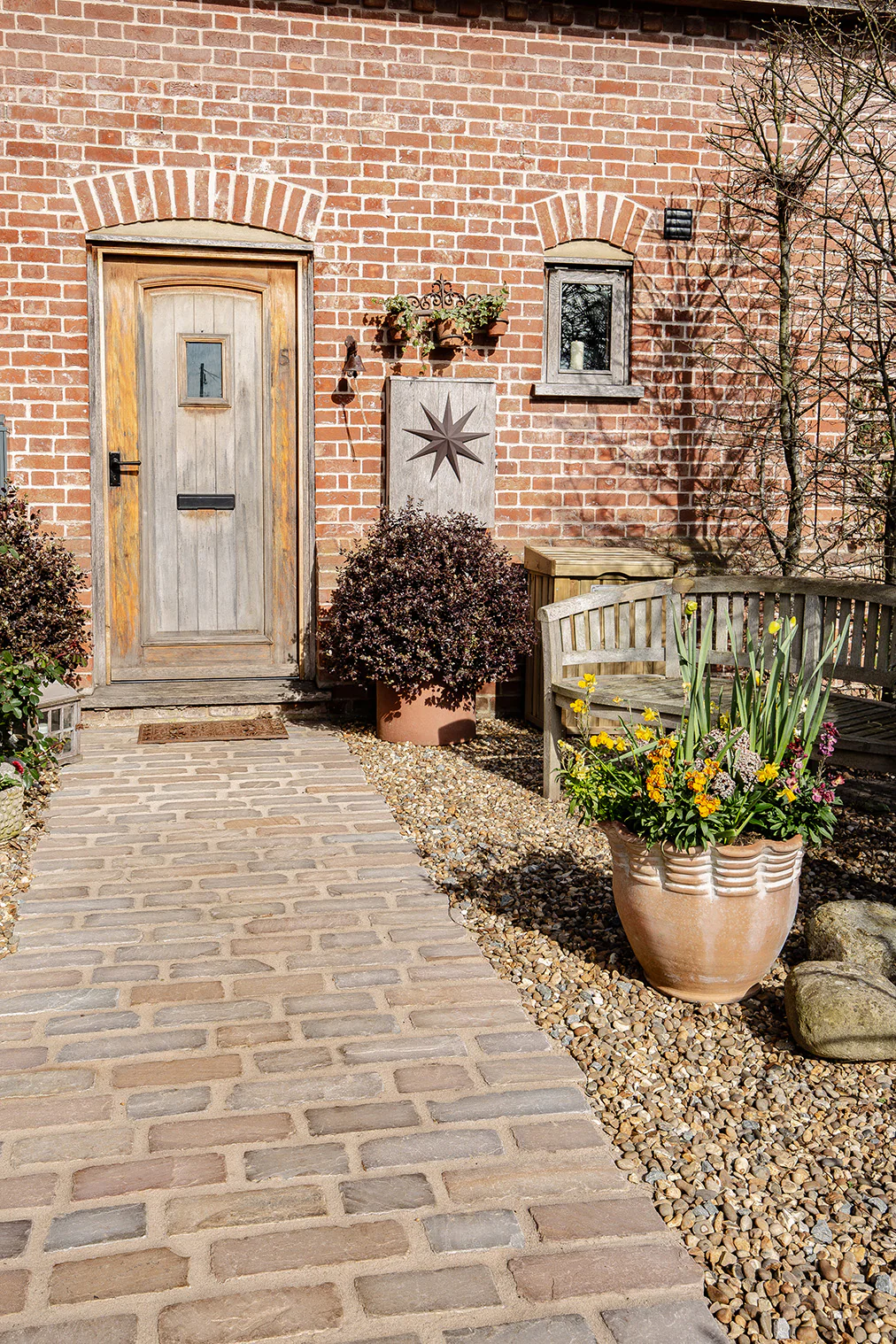 Hempstead Tumbled Sandstone Cobbles - Image 3