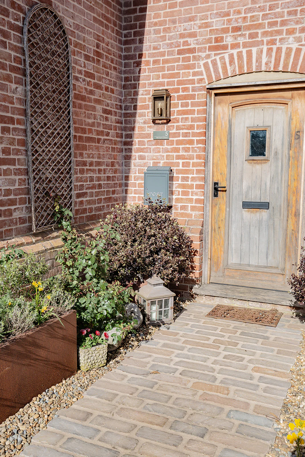 Hempstead Tumbled Sandstone Cobbles - Image 5