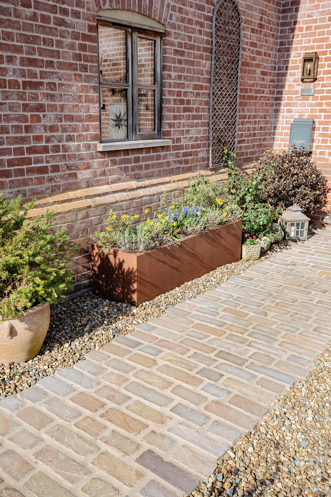 Hempstead Tumbled Sandstone Cobbles - Image 6