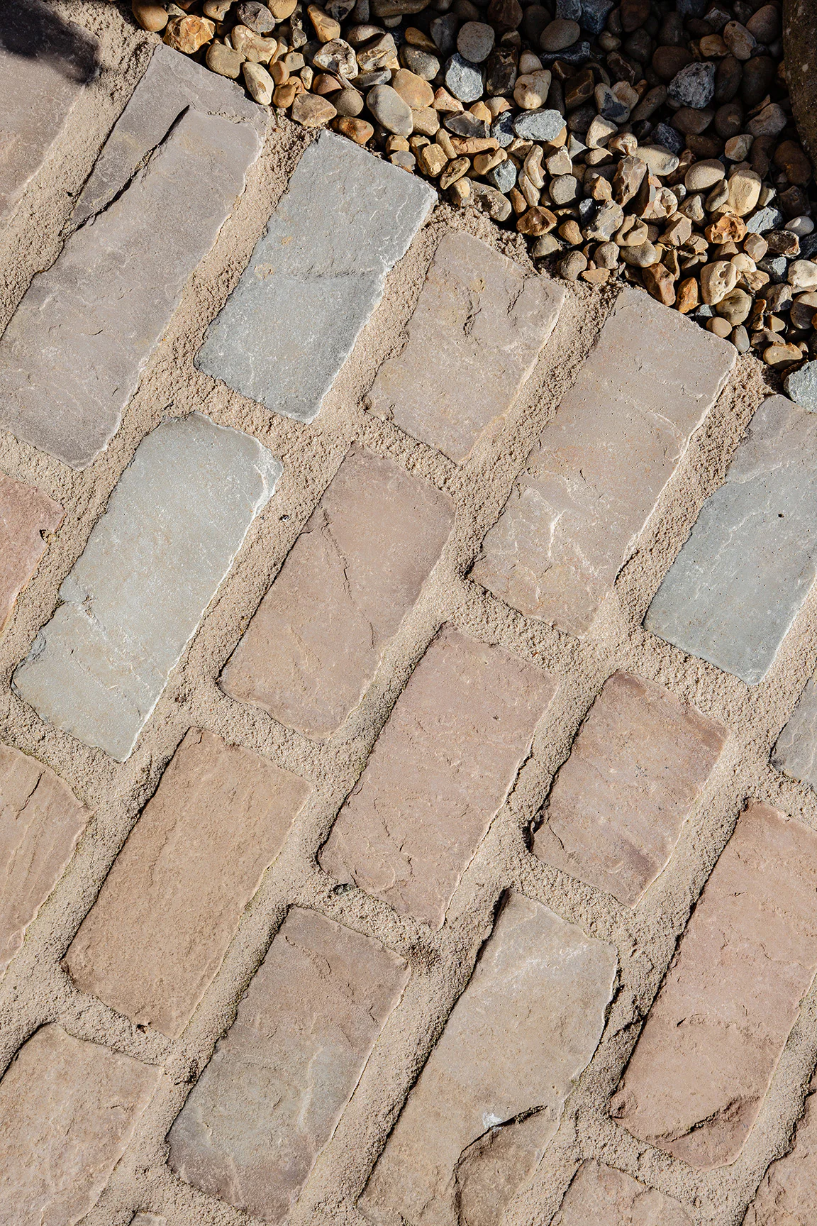 Hempstead Tumbled Sandstone Cobbles - Image 9