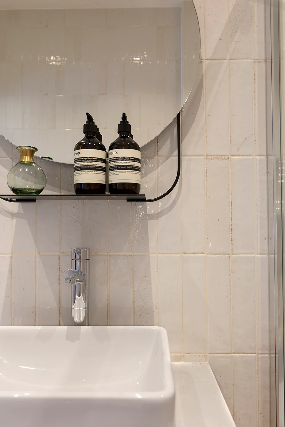 Hockley Antiqued White Metro Tiles - Image 6