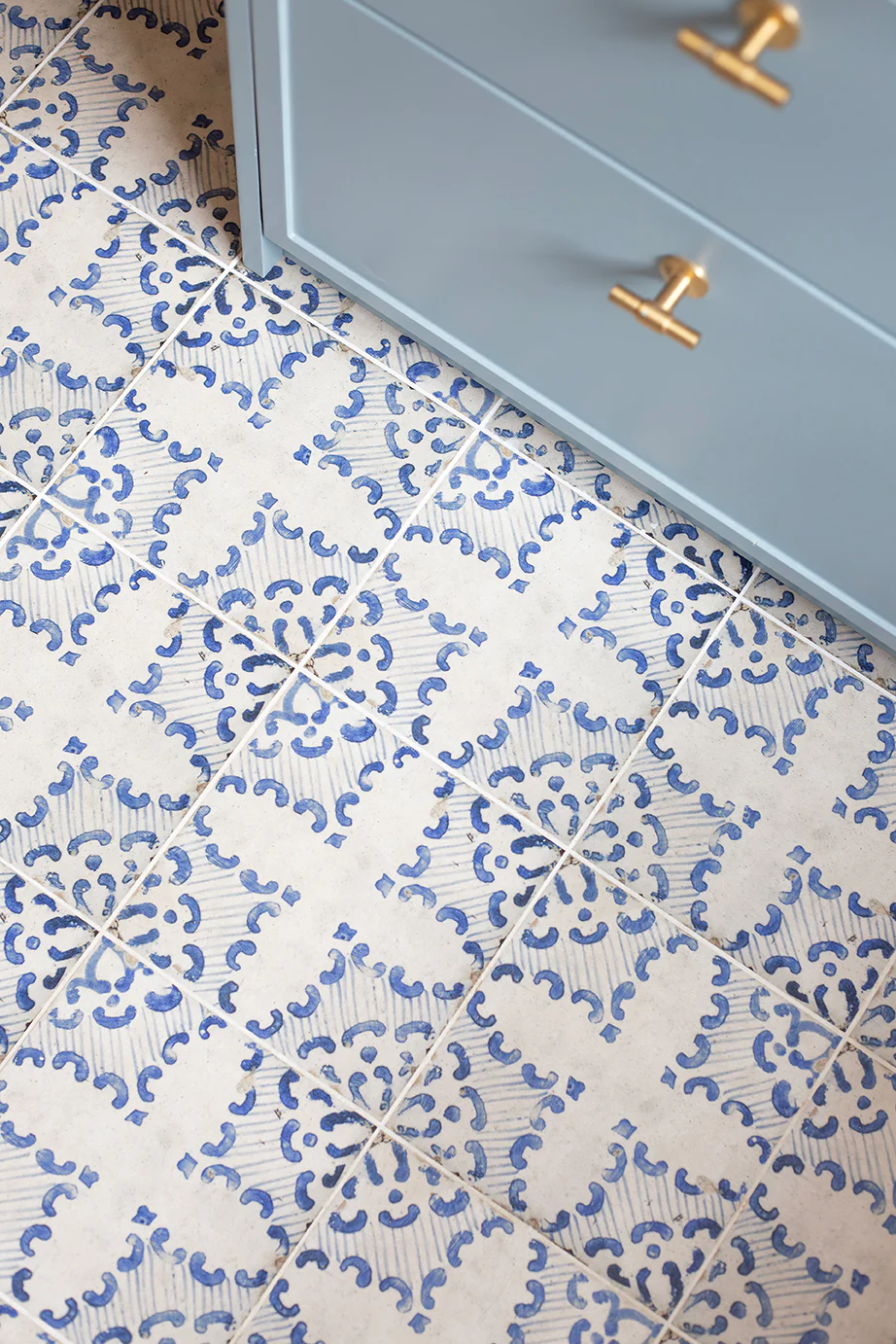 Pamplona Blanco Patterned Porcelain Tiles - Image 11
