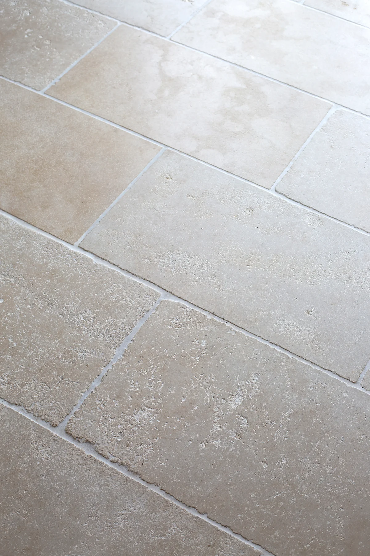 Sorrento® Aged Tumbled Limestone Tiles - Image 19