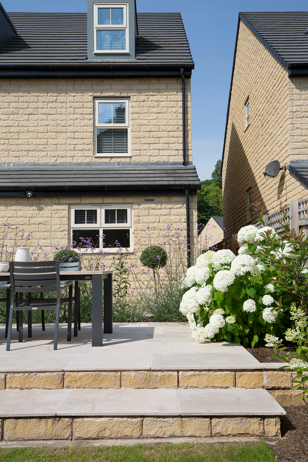 Tuscany Tumbled Limestone Paving - Image 3